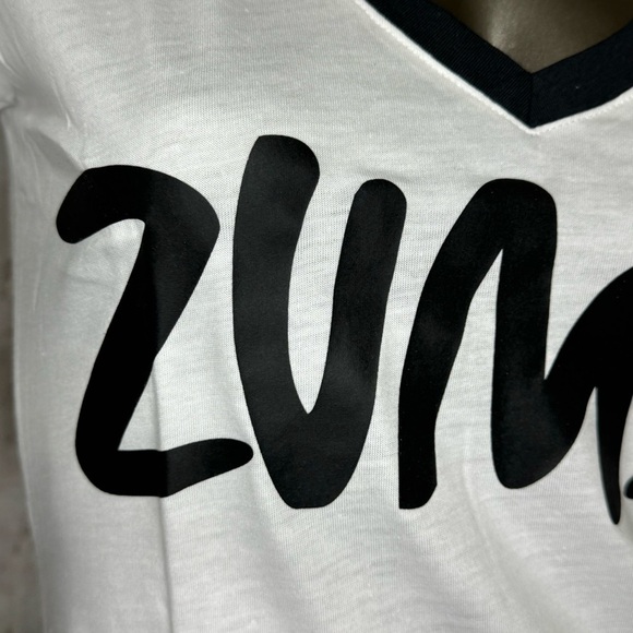 ZUMBA FITNESS women’s Shapely V-Neck Tee in White “Join The Party” Large NWT - Picture 3 of 10